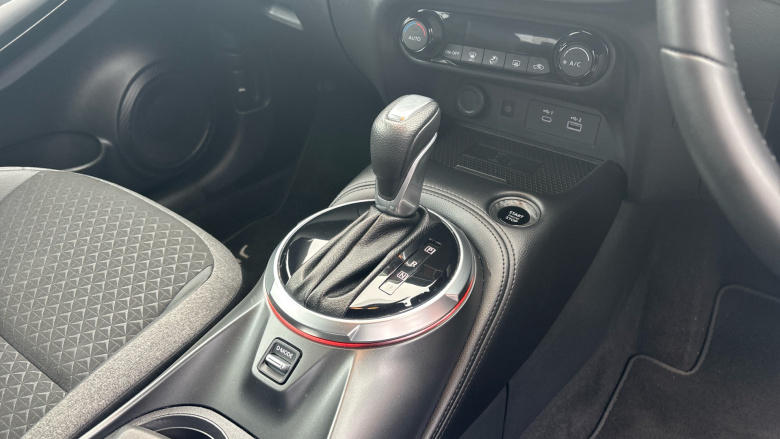 Nissan Juke 1.0 DiG-T N-Connecta 5dr DCT Petrol Hatchback